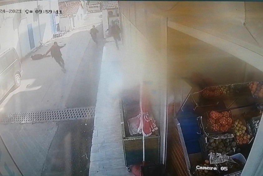 Silahlı sopalı kavga güvenlik kamerasında