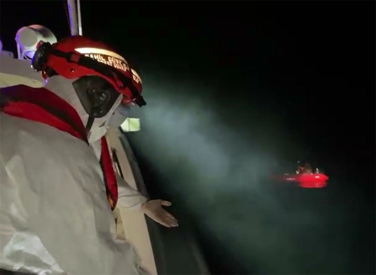 2 olayda 37 göçmen kurtarıldı