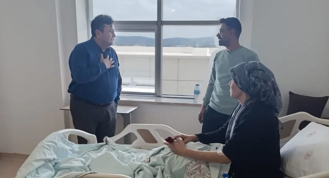 Başkan Gülmez’den anlamlı Anneler Günü ziyareti