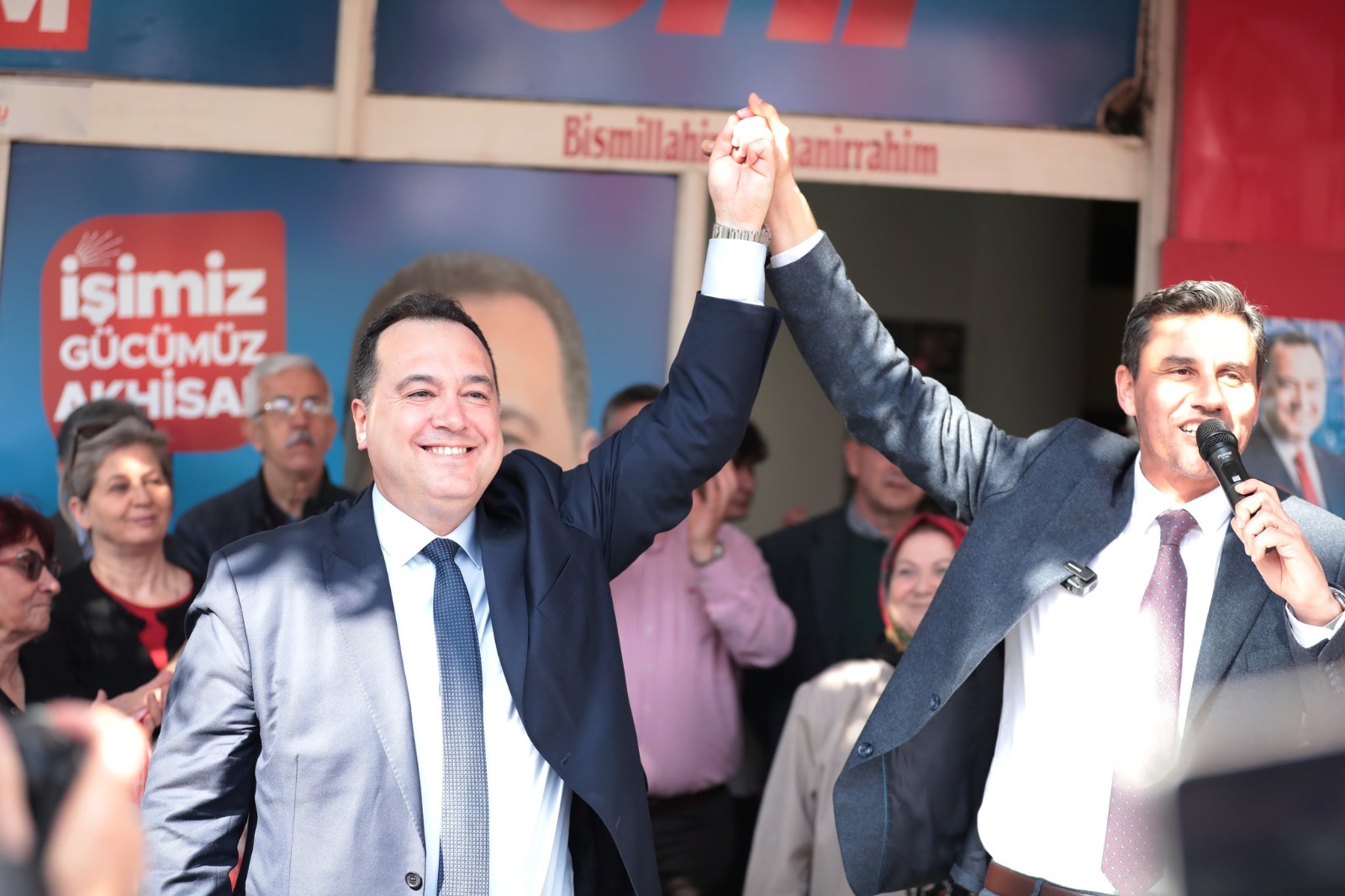 Manisa’nın yeni Başkanı, Besim Dutlulu oldu.