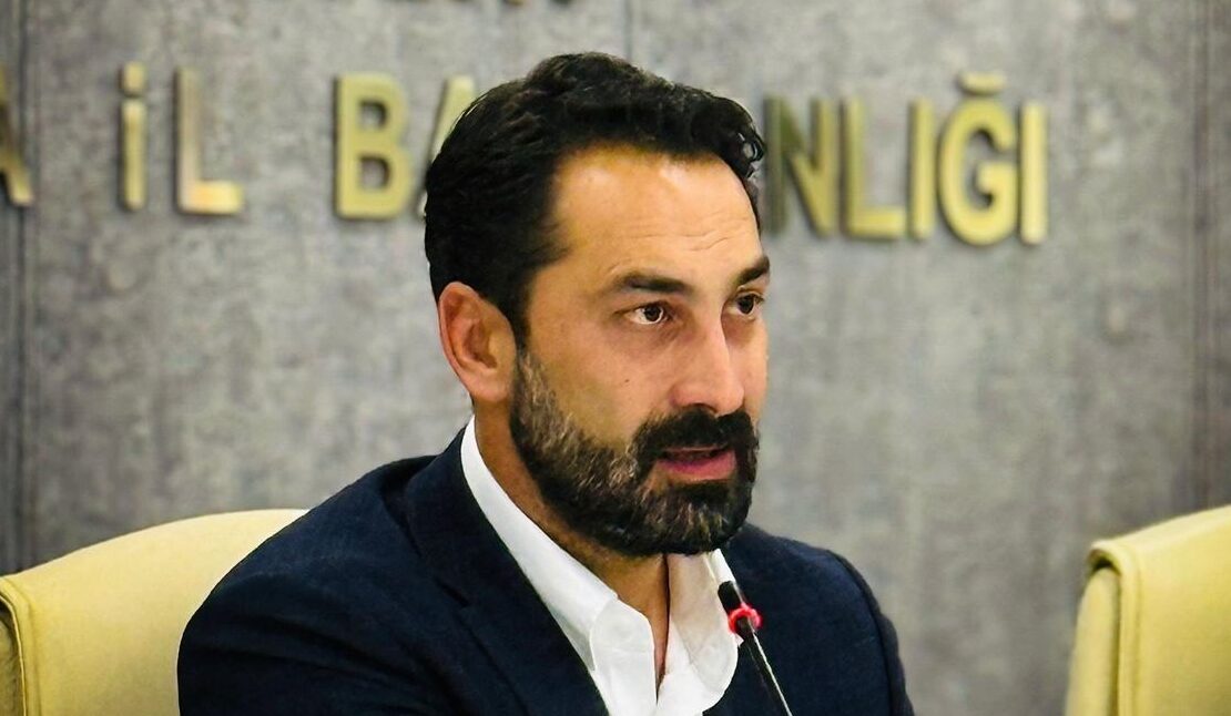 AK Parti’li Mücahit Arınç’tan CHP İl Başkanı Özalper’e tebrik