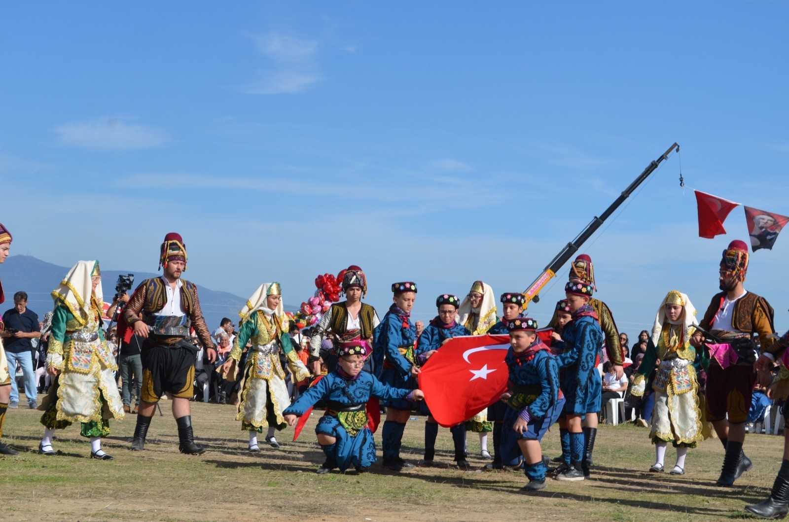 Selendililer Aşağıçobanisa’da Keşkek ve Cirit Şenliğinde buluştu