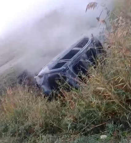 Manisa’da takla atan otomobil alev aldı