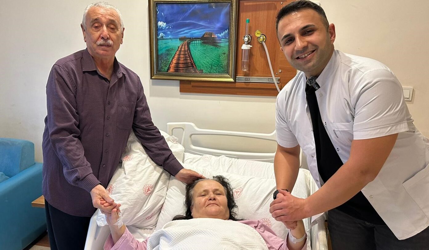 Hastadan çıkan taşları sayamadılar