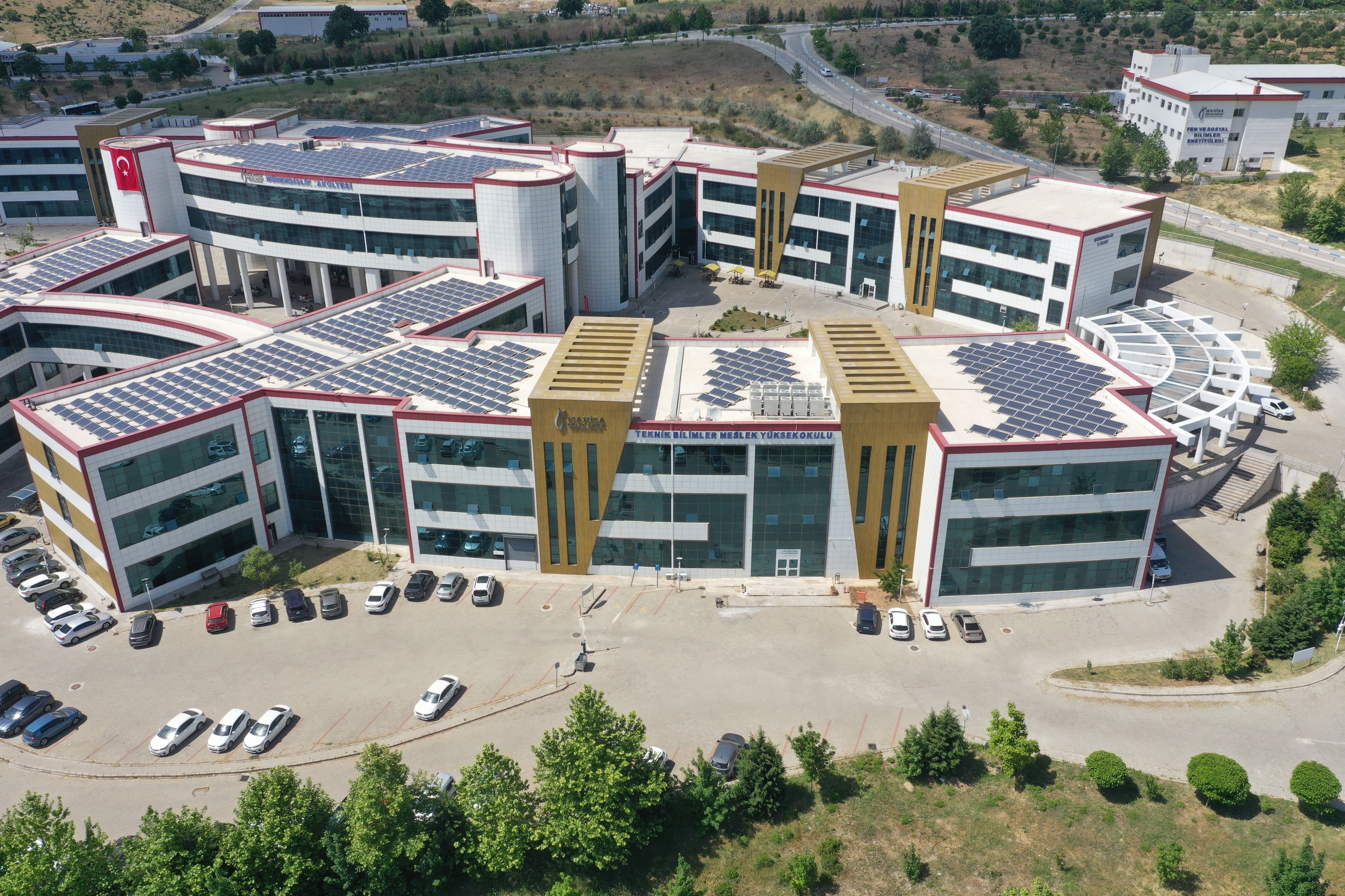 MCBÜ mühendislikte Avrupa Ligine adını yazdırdı