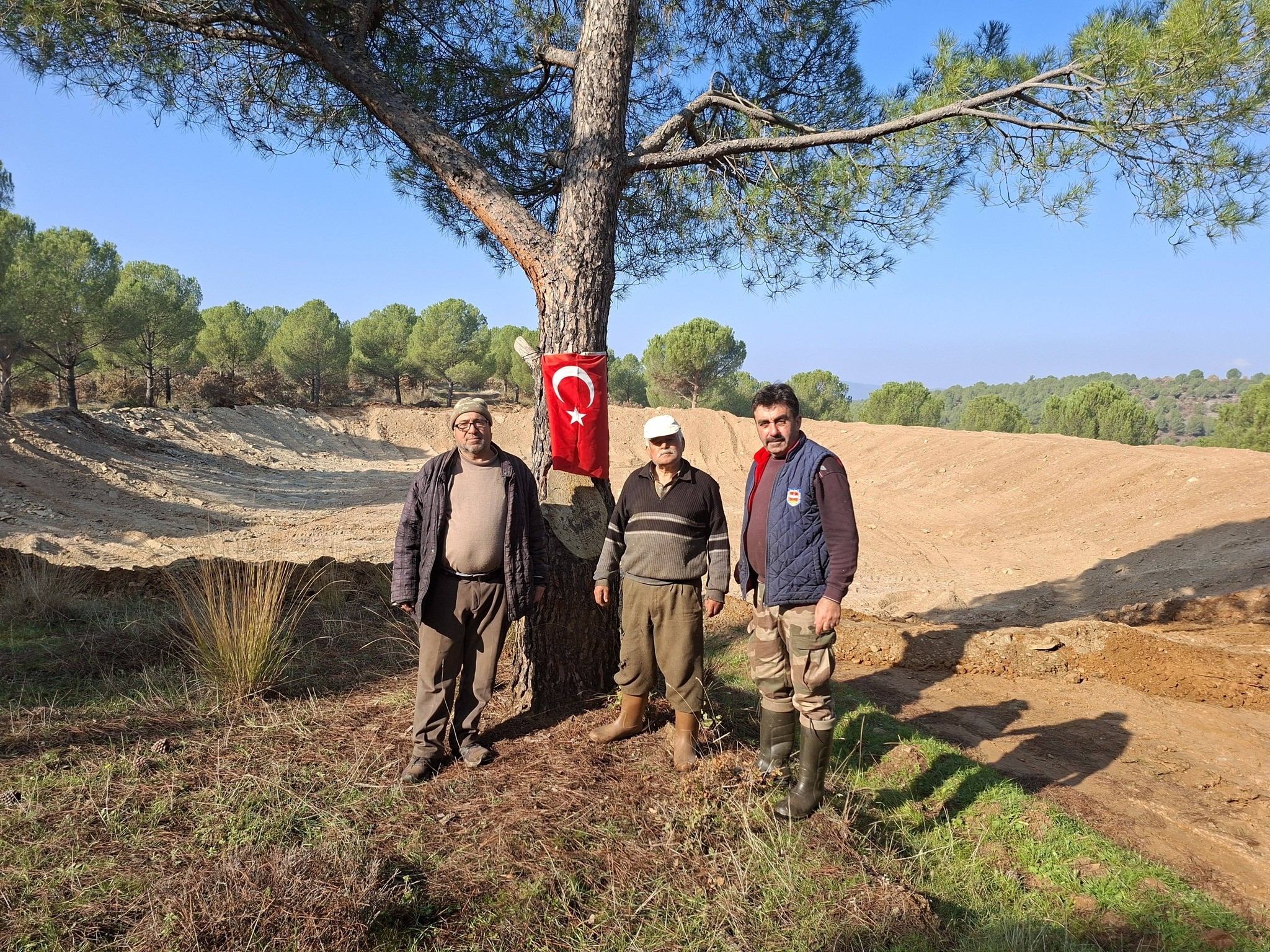 Salihli Kurttutan’da hayvanlar ve yangın için HİS göleti
