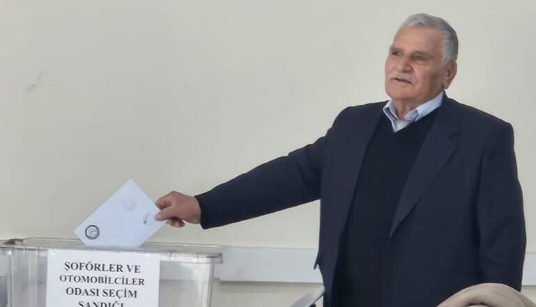 Selendili şoförler, ’Başkan Filik ile devam’ dedi
