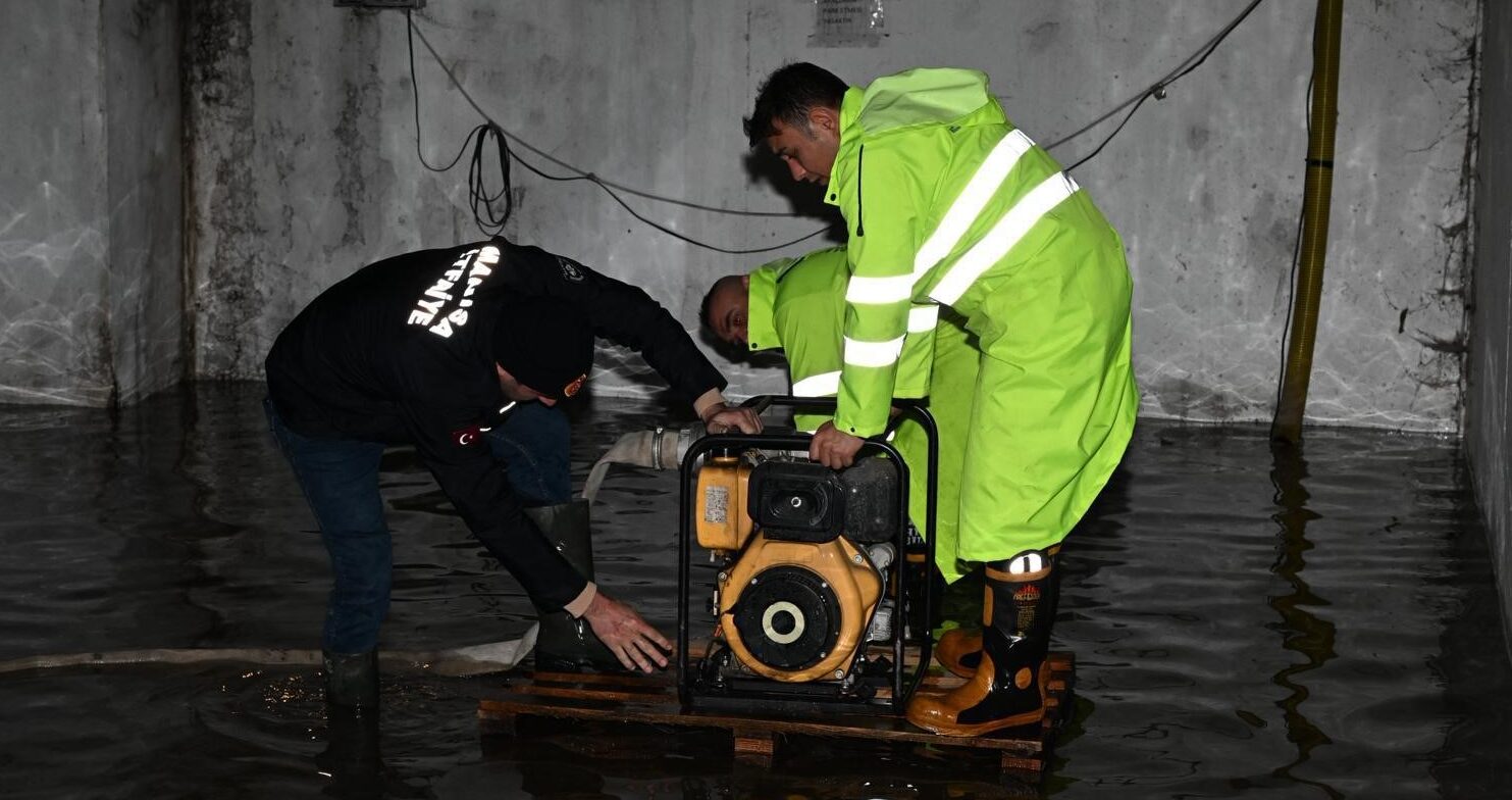 Manisa’da büyükşehir ve MASKİ’den sağanak yağışa etkin müdahale