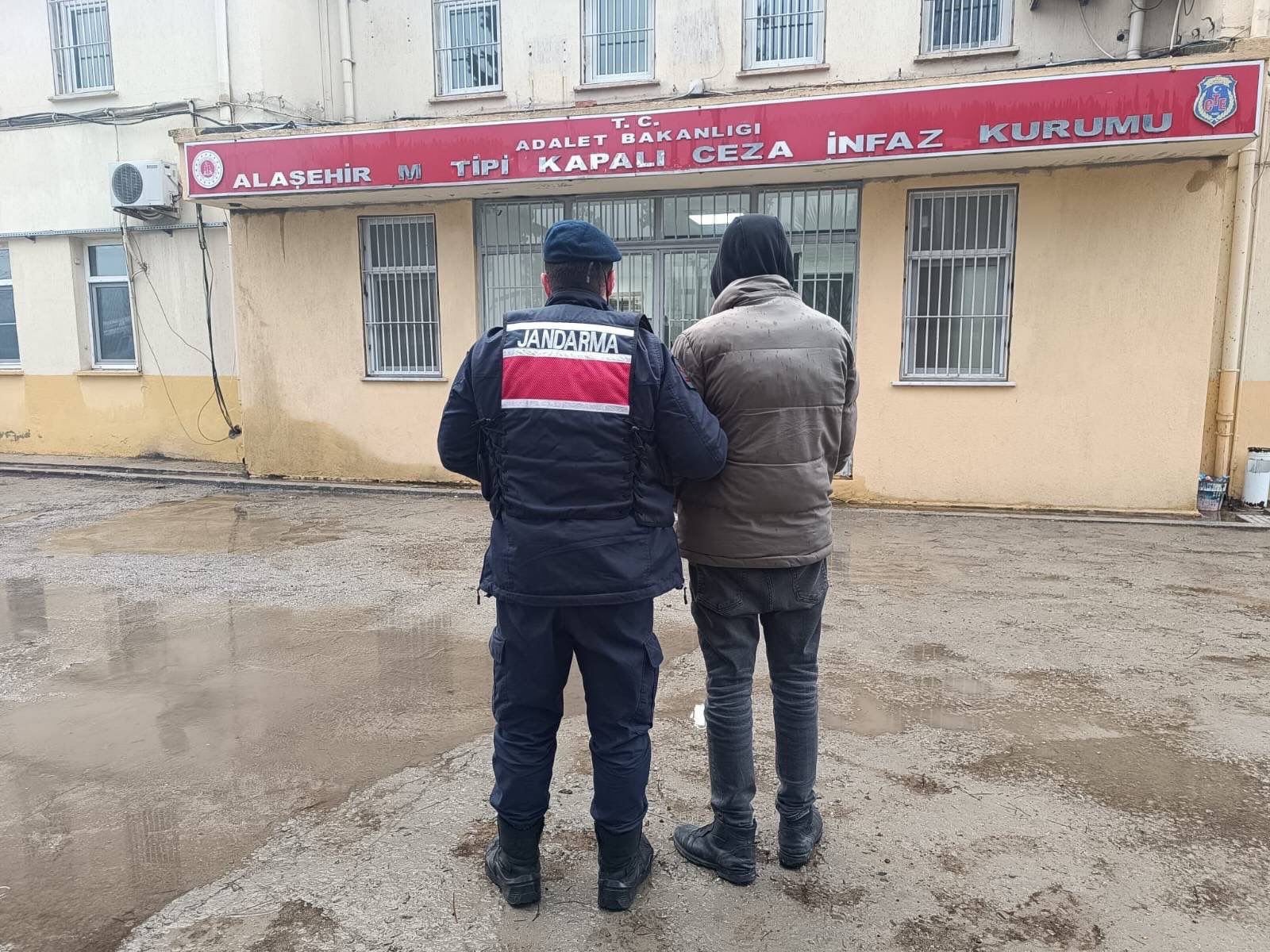Jandarma uyuşturucu tacirlerine göz açtırmıyor