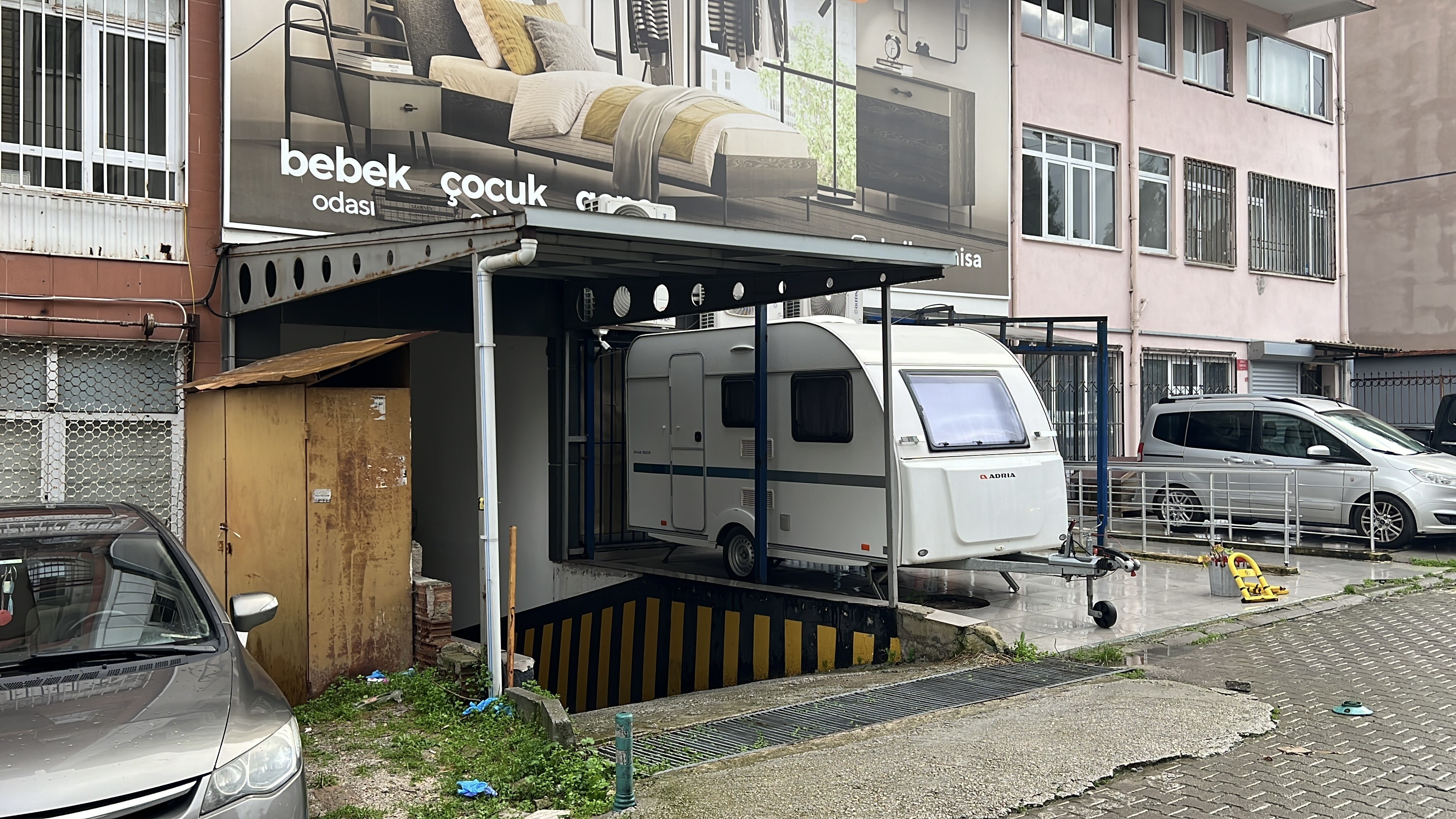 Manisa’da otopark girişinde bir kişi ölü bulundu