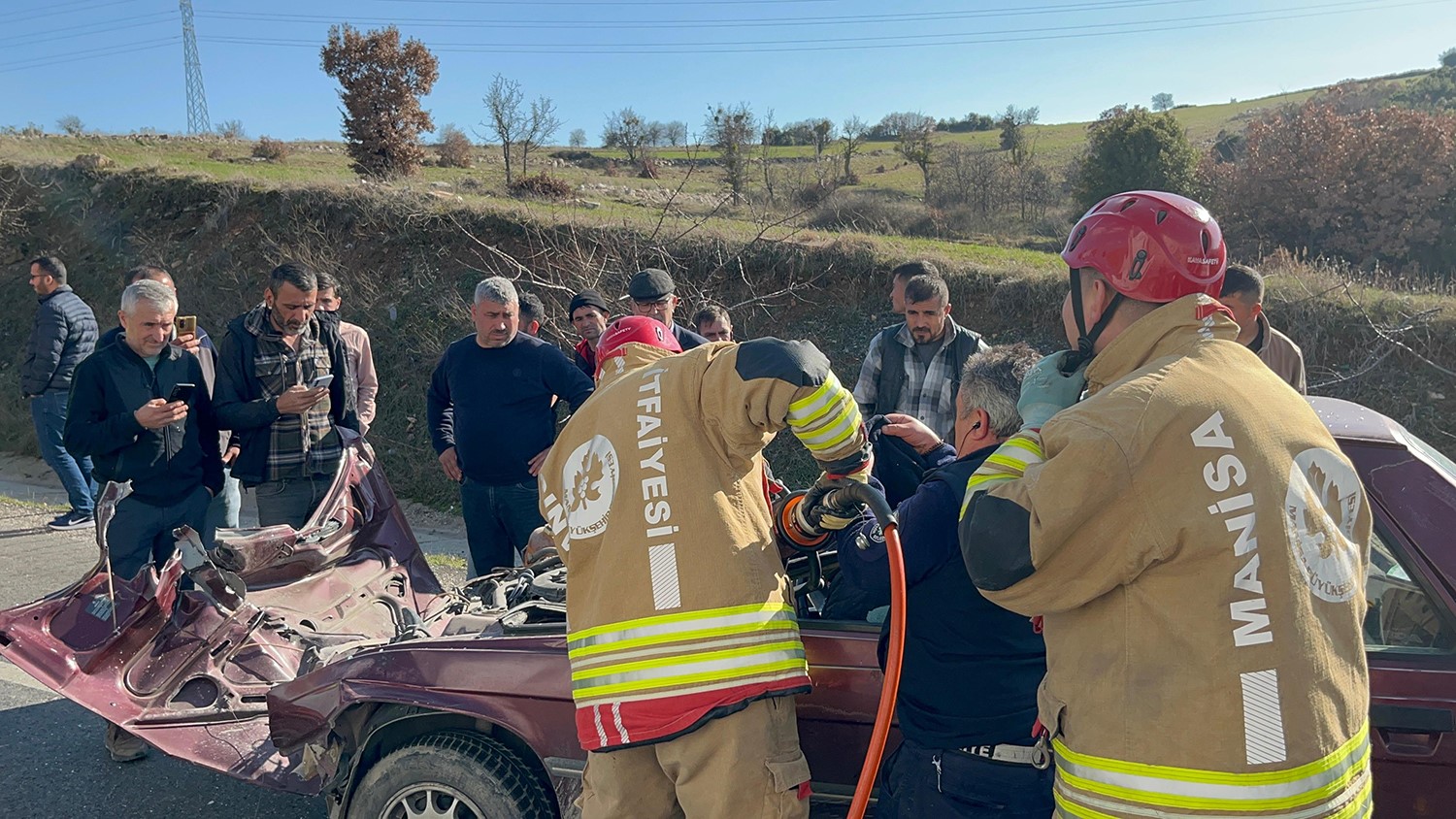 Sürücü şans eseri kurtuldu