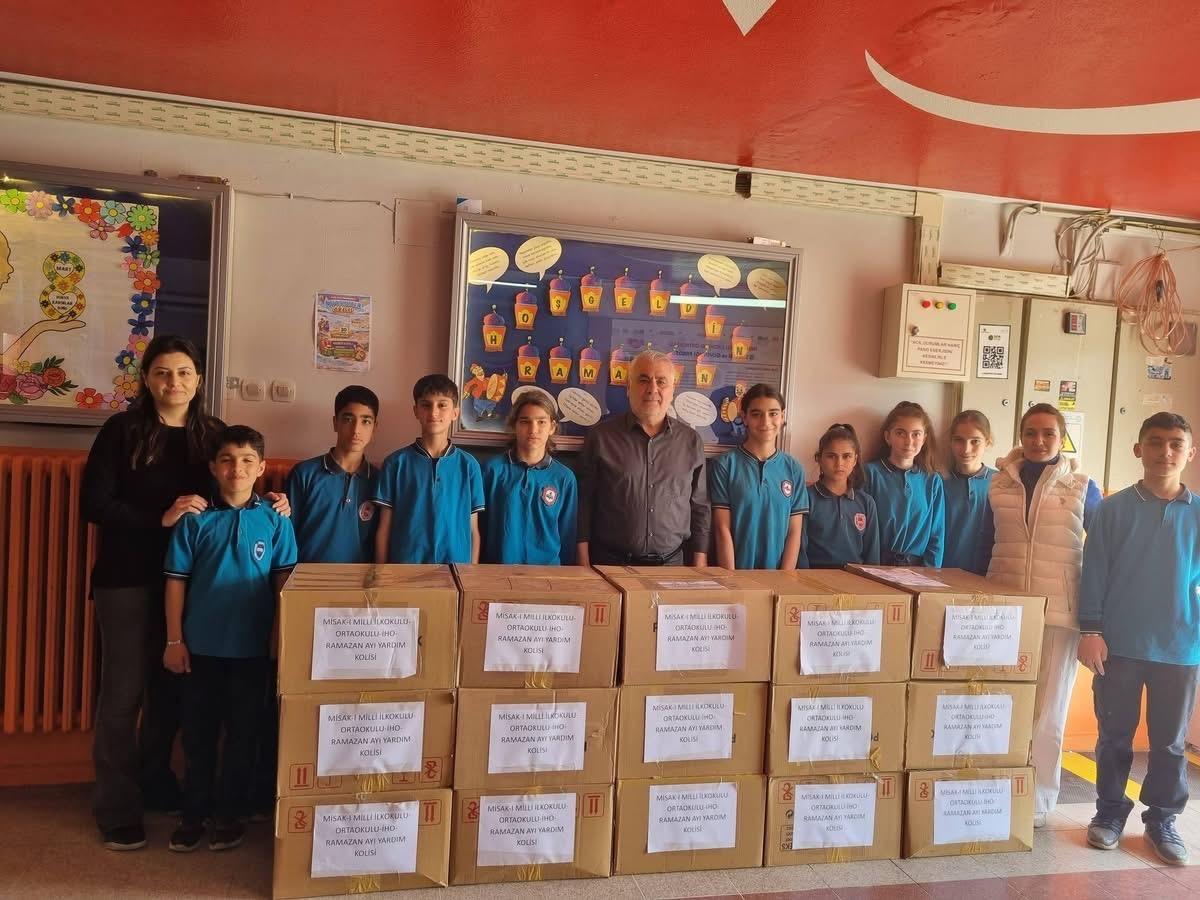 Salihli’de öğrencilerden Ramazan’da dayanışma örneği