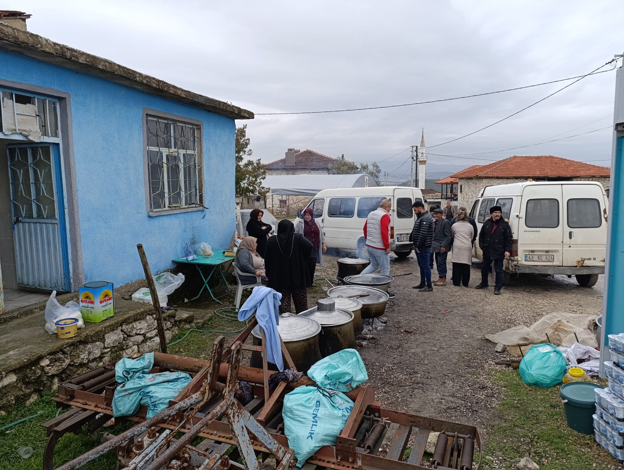 Mahalle halkı düğün ve hayır yemekleri için kapalı alan istiyor