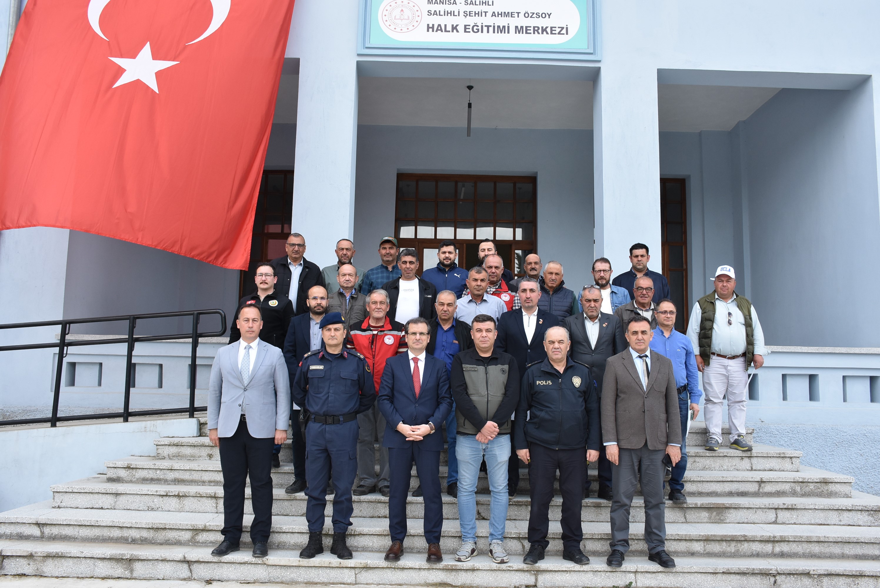 Salihli’de gönüllülere orman yangını eğitimi