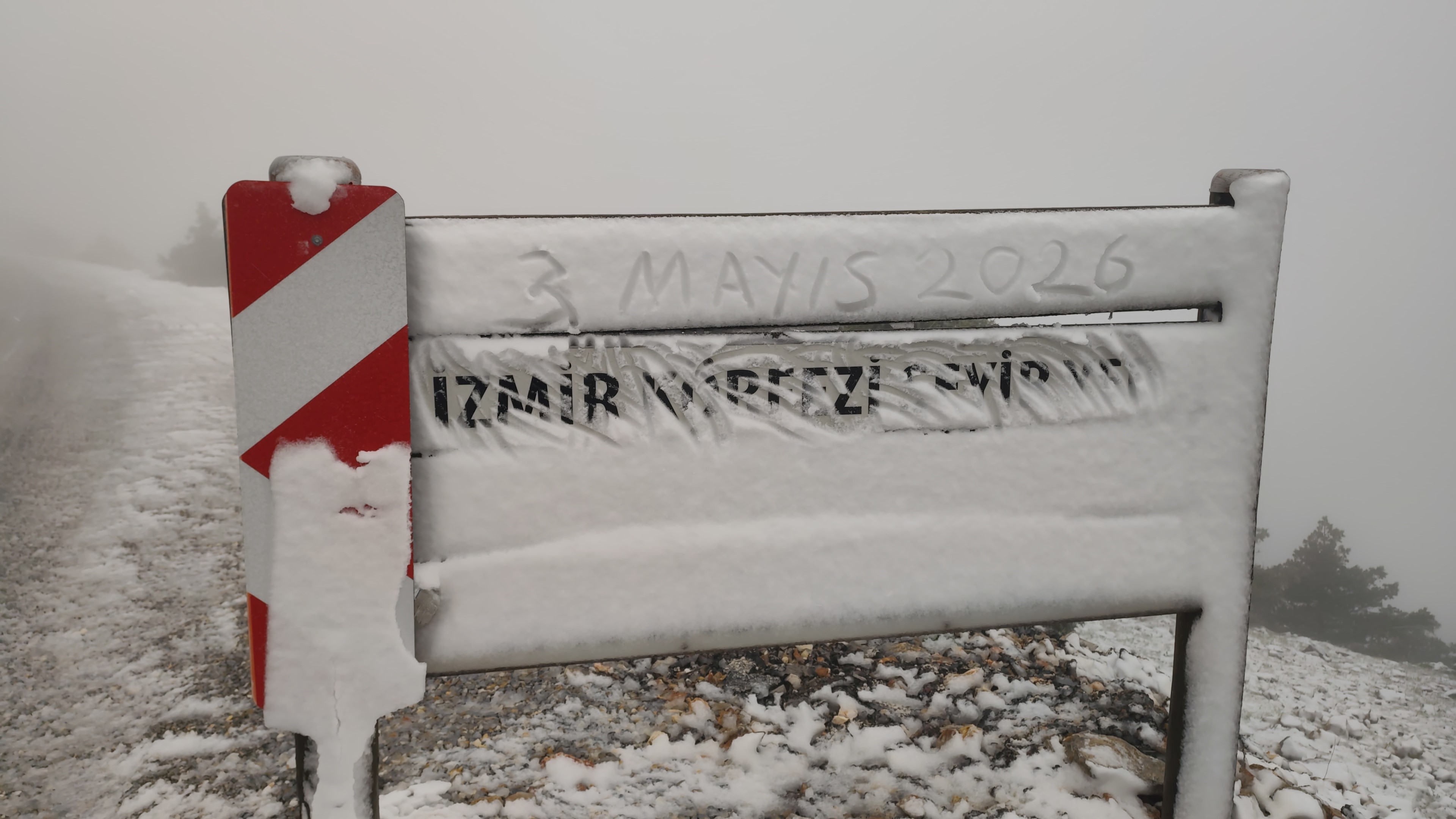 Spil Dağı’na Mayıs ayında kar yağdı