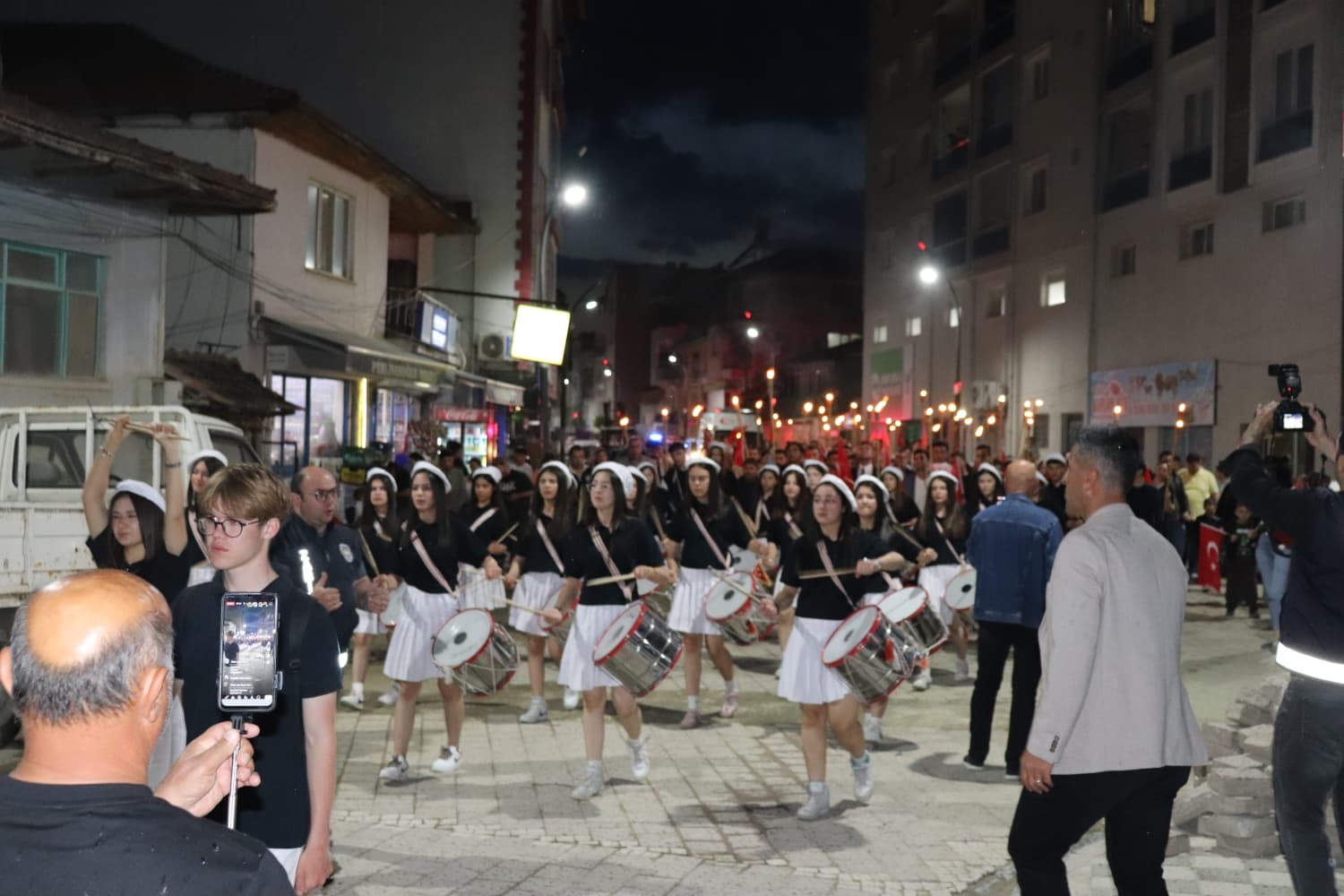 Selendi’de cirit atlı fener alayı