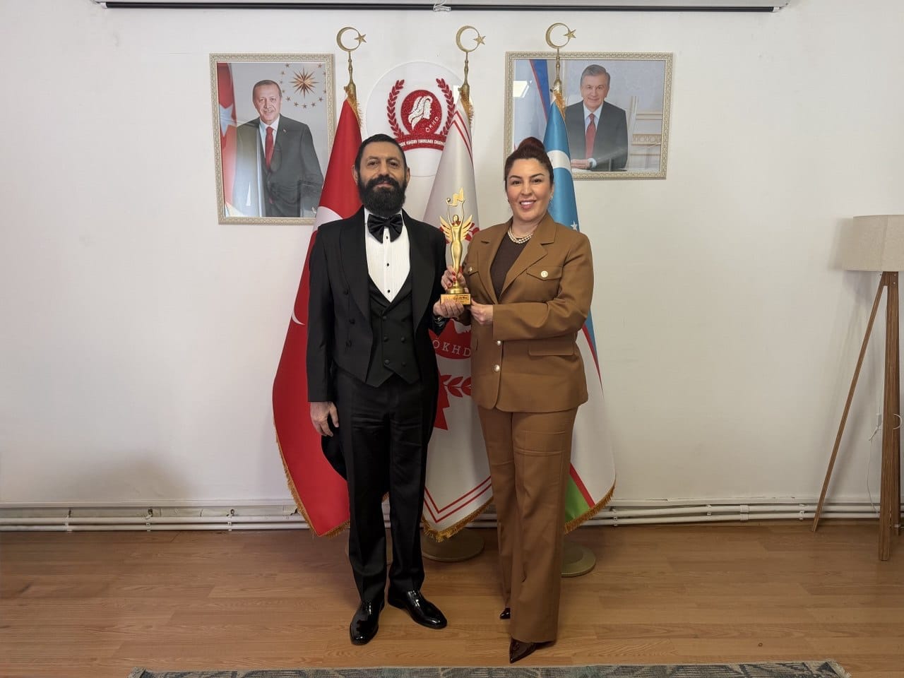 Akif Manaf’a “Kadın ve Barış Ödülü” verildi