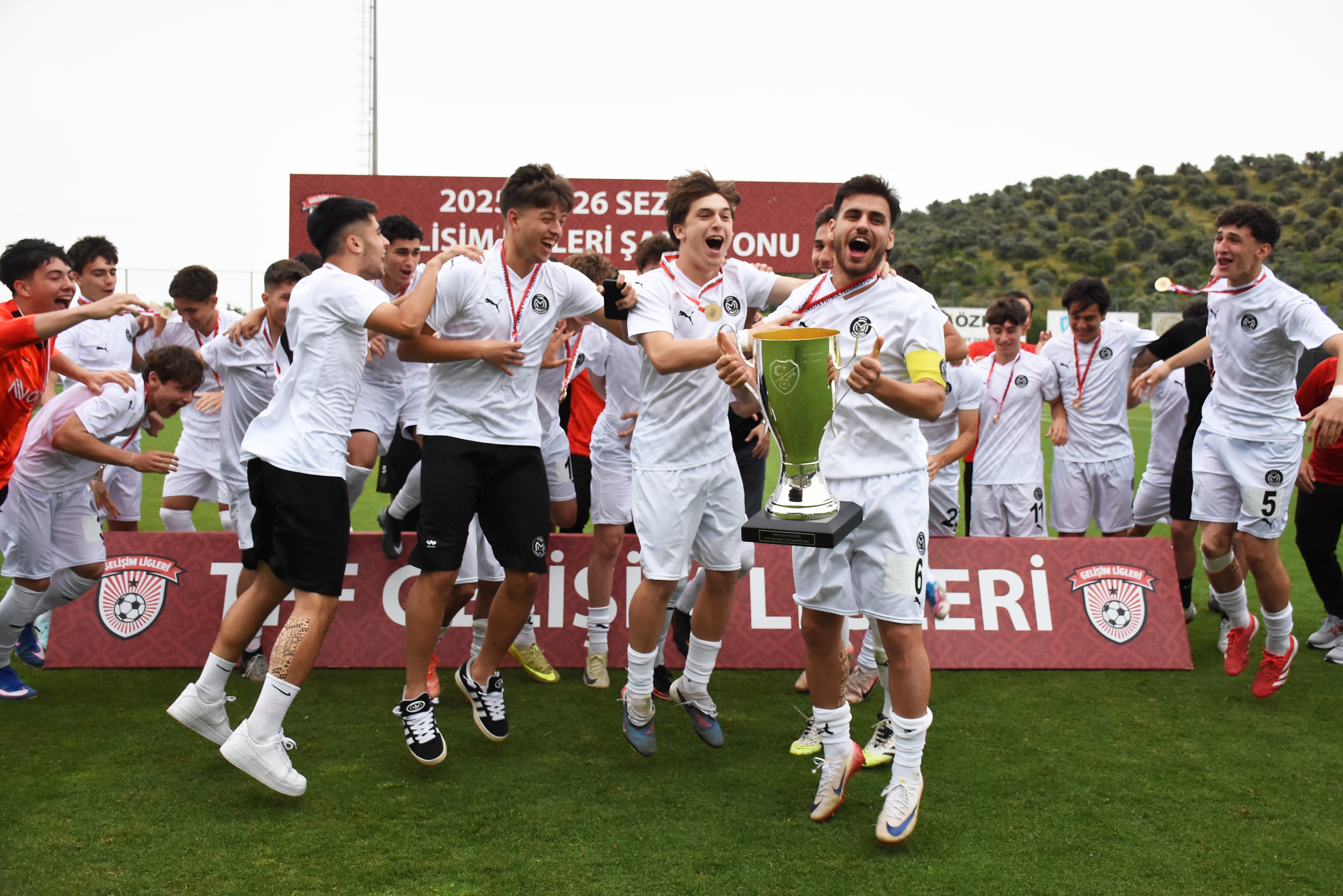 Manisa FK geleceğin yıldızlarını arıyor