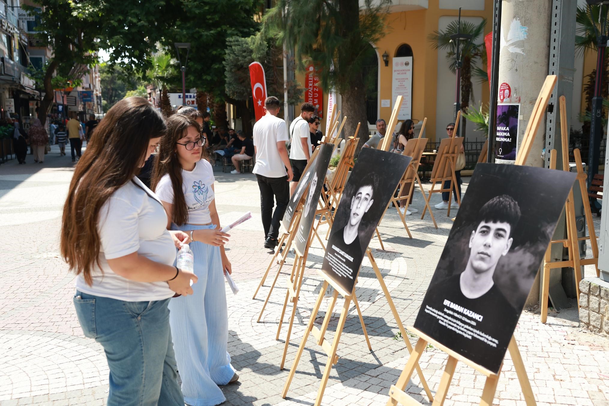 Çocuk işçiliğine karşı farkındalık sergisi