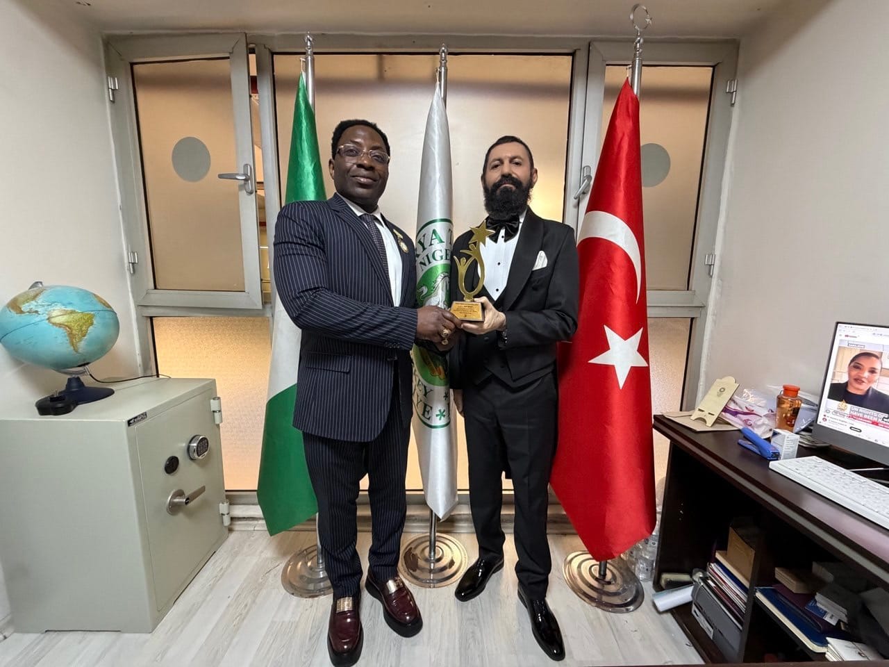 Akif Manaf “Nijerya-Türkiye Dostluk ve Barış Ödülü” ile Onurlandırıldı