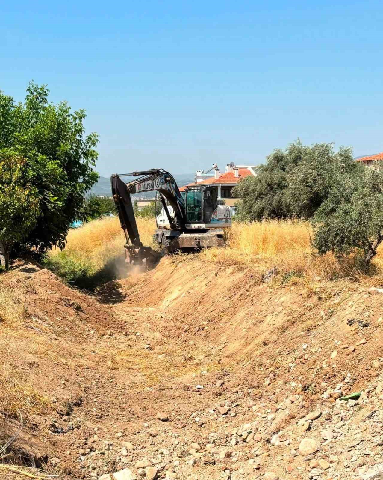 MUSKİ’den Yatağan’da dere temizliği