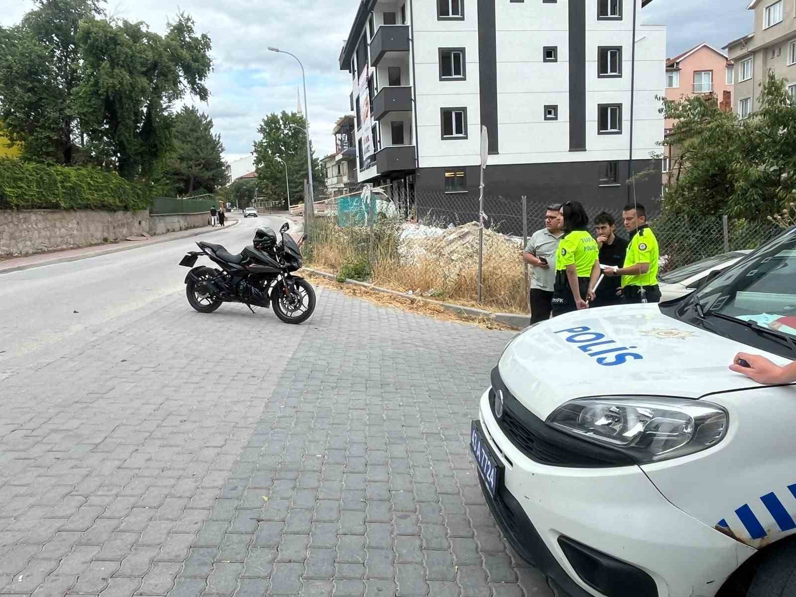 Tavşanlı’da otomobil ile motosiklet çarpıştı: 1 yaralı