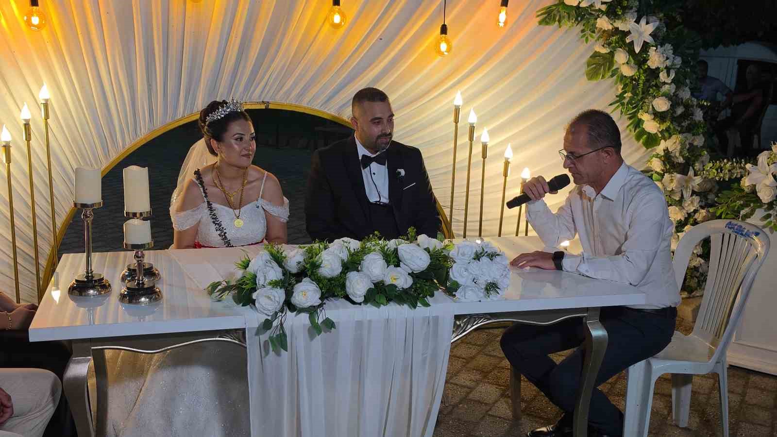 Başkan Doğanca, genç çiftin nikahını kıydı