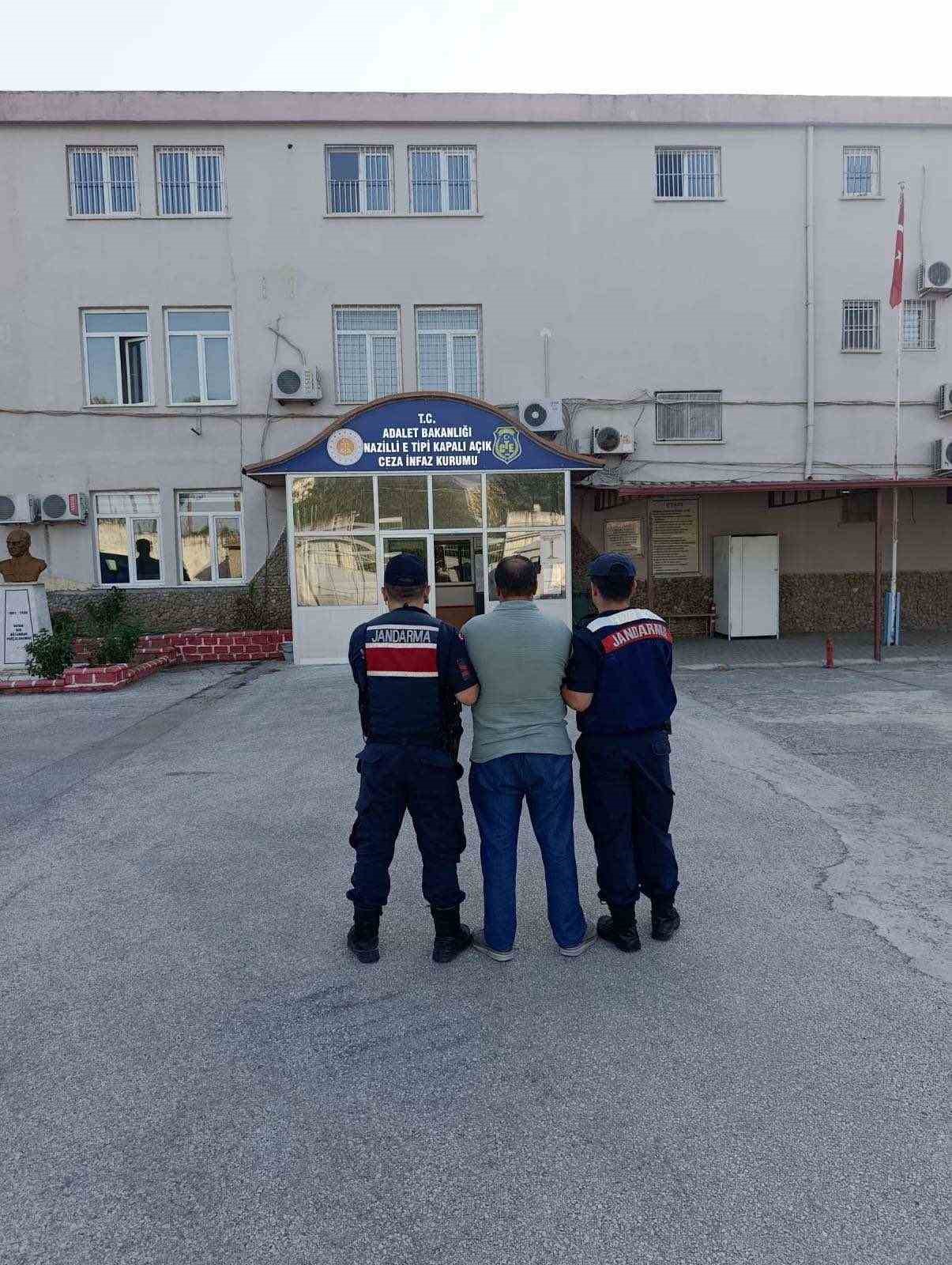 Aydın’da hapis cezasıyla aranan 2 şahıs yakalandı