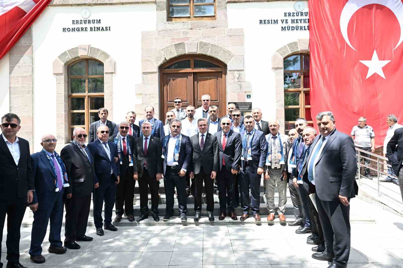 İzmir’deki Erzurumlular memleket ziyareti ile hasret giderdi