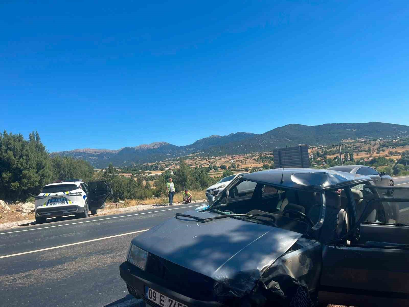 Seydikemer’de otomobil ile motosiklet çarpıştı: 1 ölü, 2 yaralı