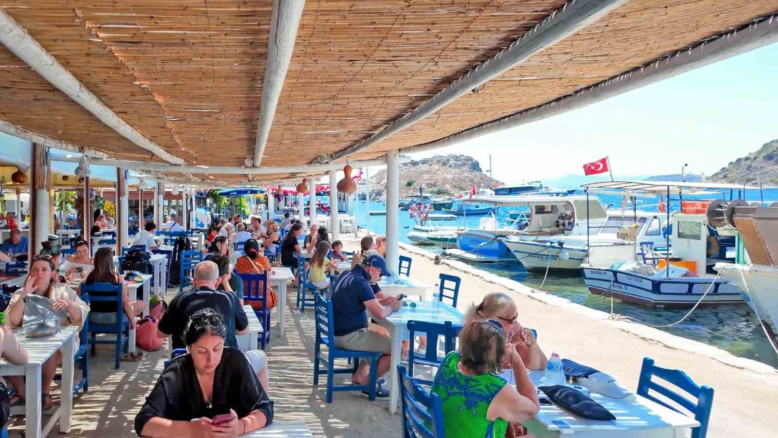 Bodrum Belediyesi’nin kafeleri yazın buluşma noktası oldu