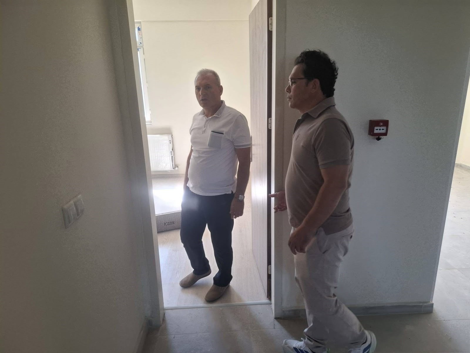 Göreve başlar başlamaz ilk durağı yeni okul oldu