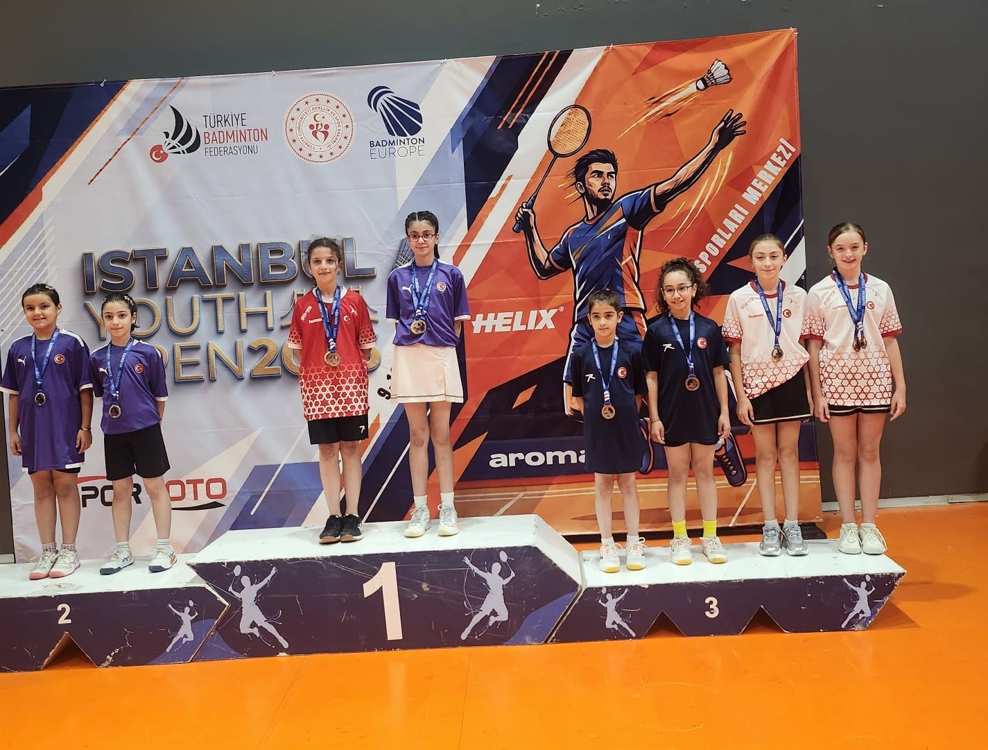 Manisalı badmintonculardan uluslararası turnuvada iki bronz madalya