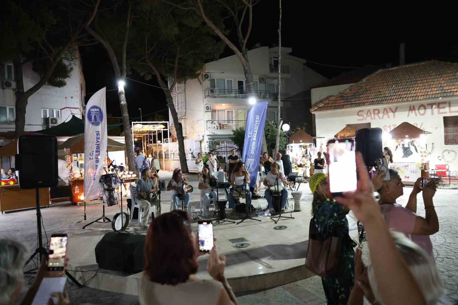 Didim Belediyesi, Altınkum Sanat Sokağı’nda sanat ve dayanışmayı buluşturdu