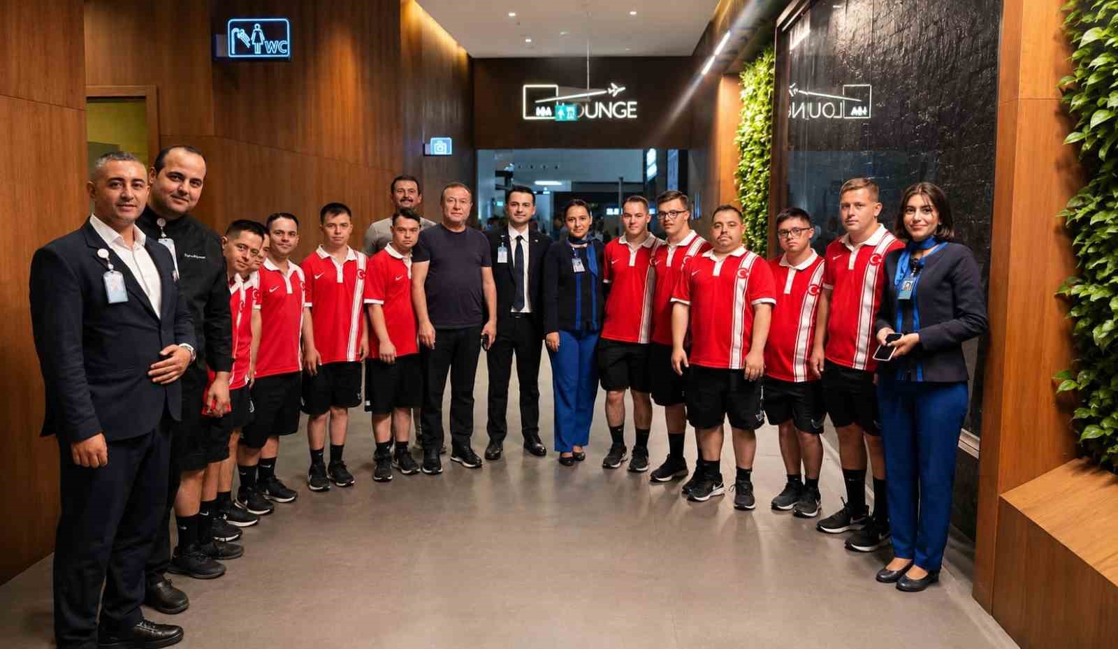Down Futsal Milli Takımı’nın Genuine Cup için ABD’ye yolculuğu başladı