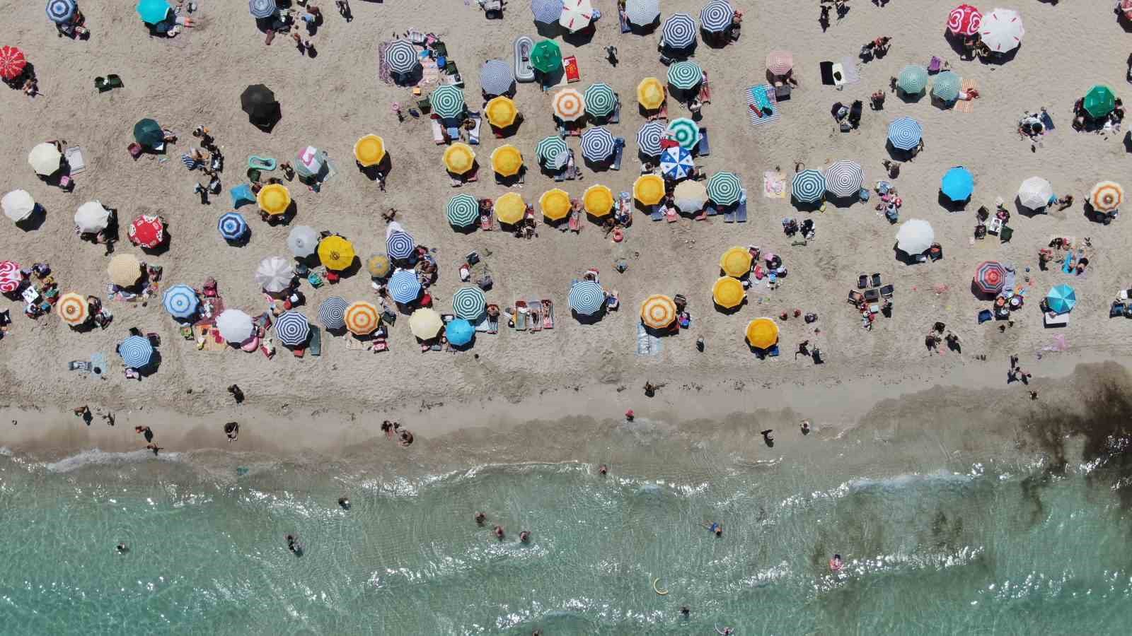Tatilciler hafta sonu Çeşme’nin keyfini çıkardı