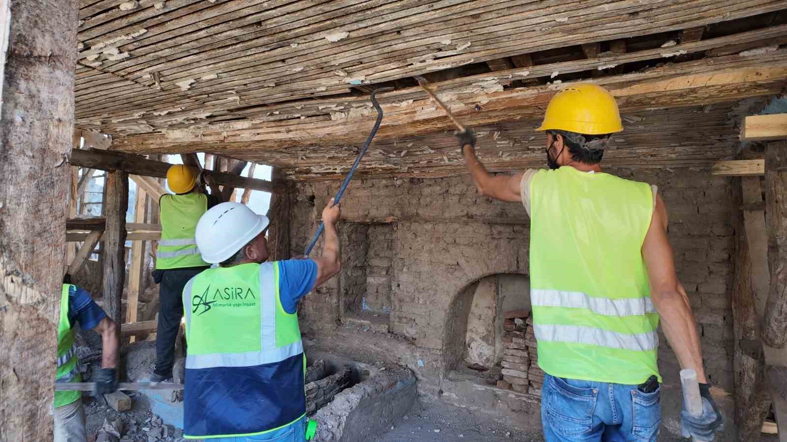 Tarihi Şerbetçioğlu Konağı’nda restorasyon çalışmaları başladı