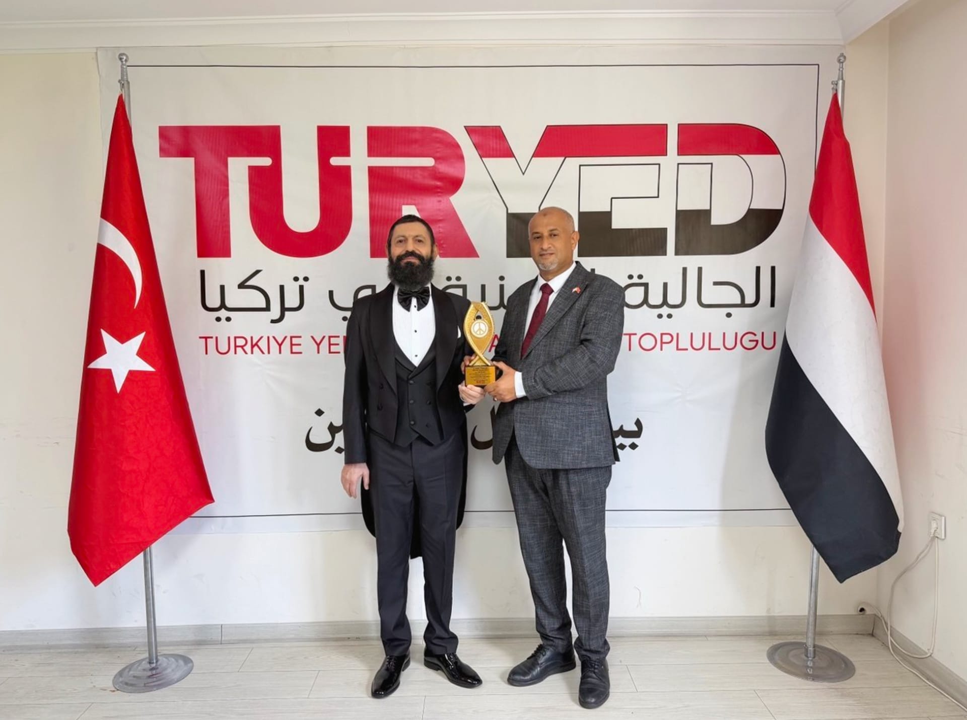 Akif Manaf’a “Yemen-Türkiye Dostluk ve Barış Ödülü” Verildi International Peace Prize ödüllü,