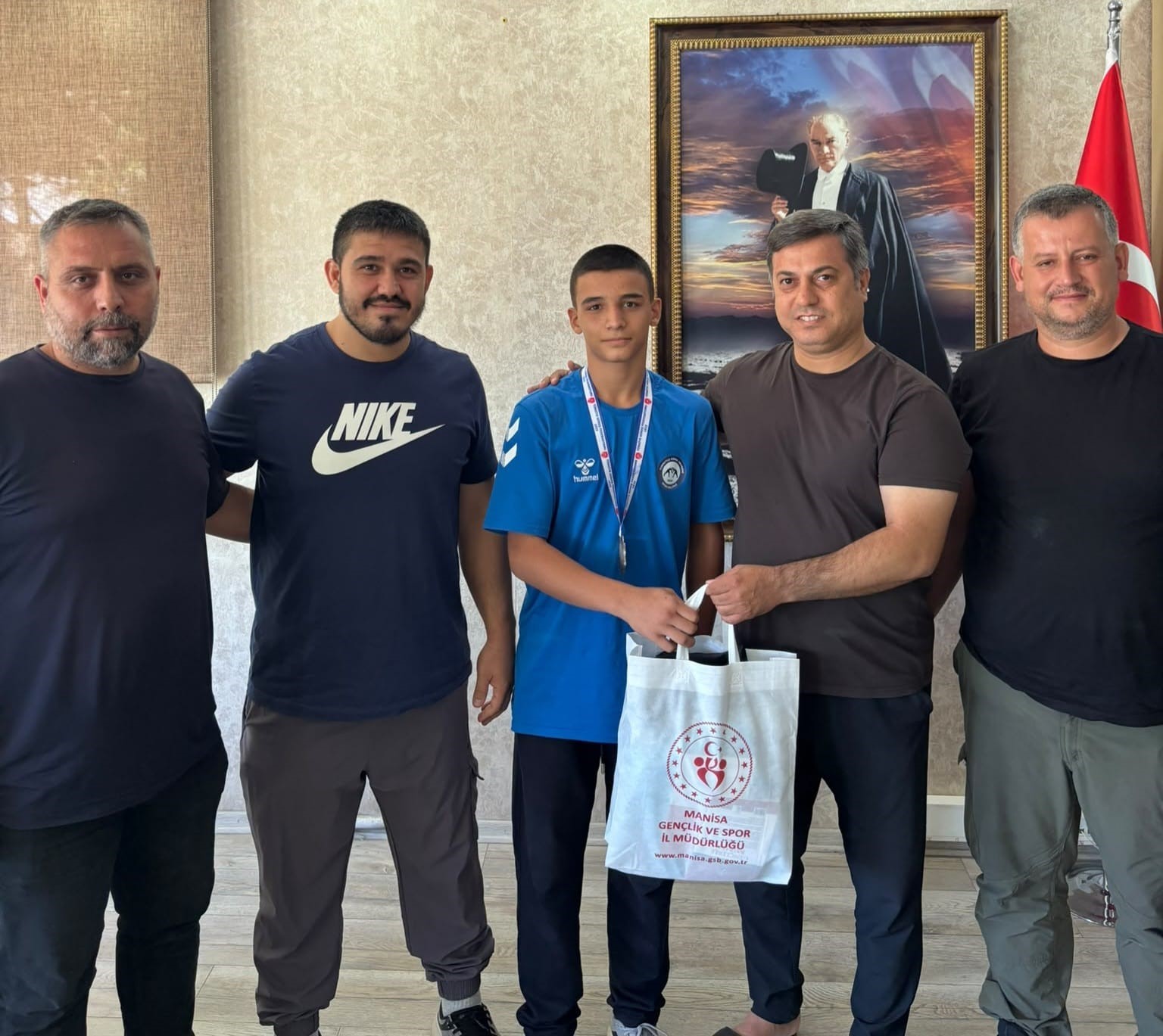 İl Müdürü Öztürk’ten Türkiye Şampiyonu Yaman’a kutlama