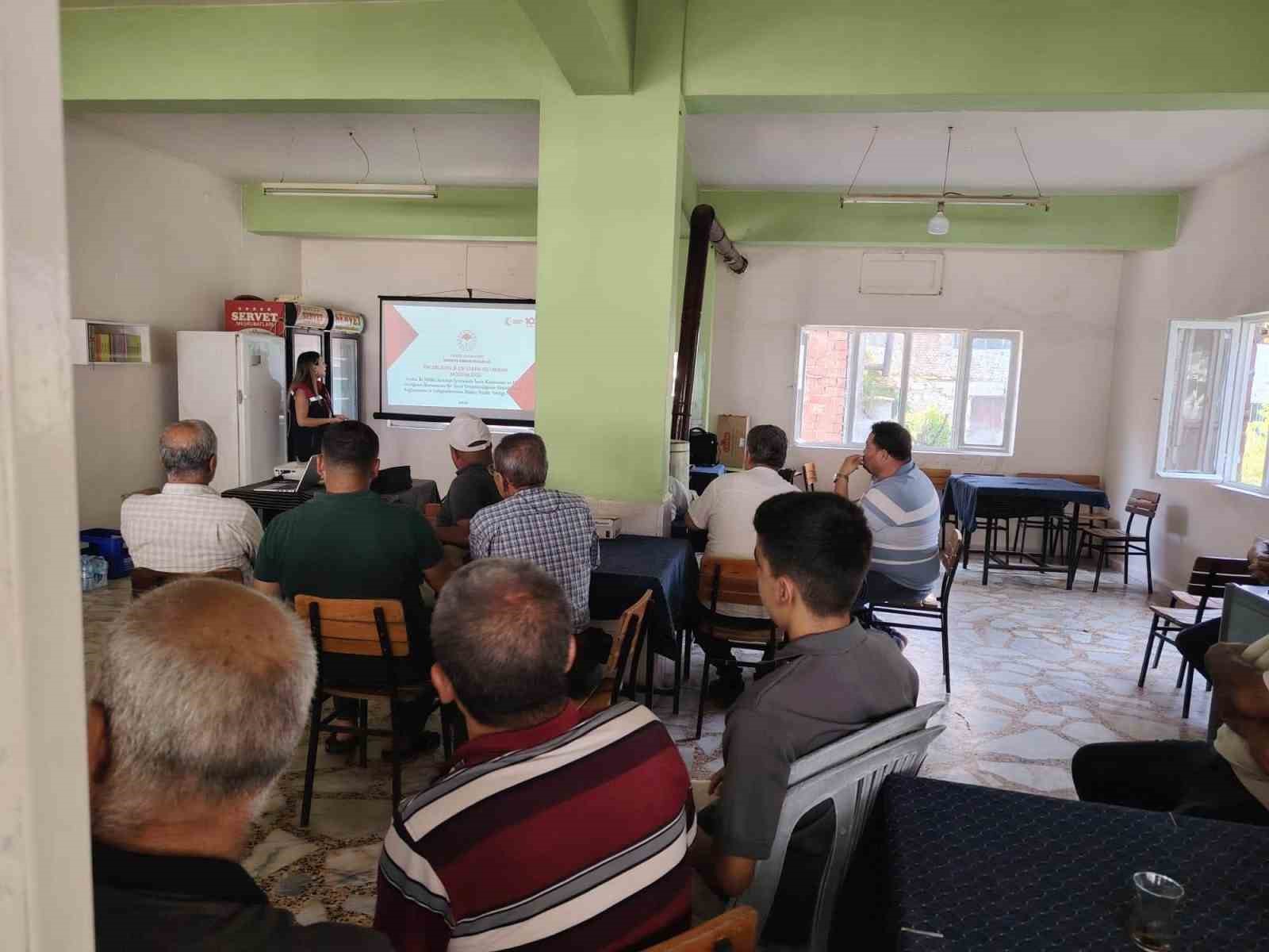 İncirliova’da incir üreticilerine yeni sezon öncesi tebliğ bilgilendirmesi yapıldı