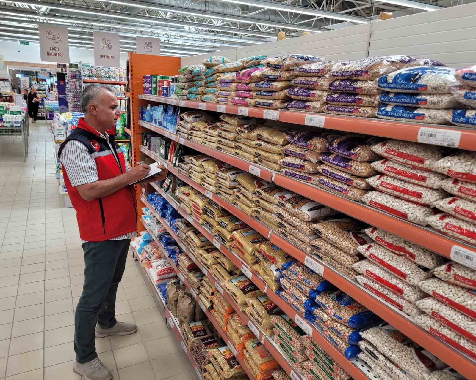 Uşak’ta marketlerde tarımsal ürün fiyatları takip edildi