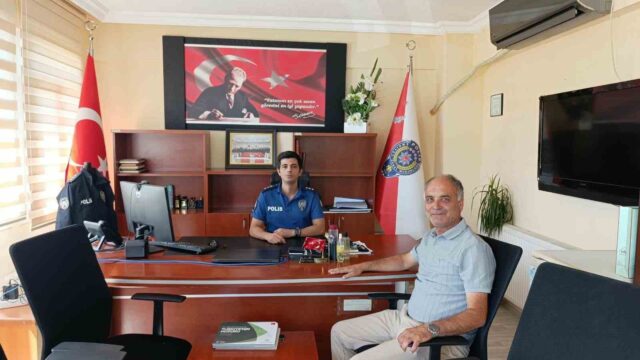 MANİSA’NIN SELENDİ İLÇESİNDE İLÇE EMNİYET AMİRLİĞİ GÖREVİNİ YÜRÜTEN KOMİSER EMRE GEVANCİ, YAPILAN RÜTBE DEĞERLENDİRMESİ SONUCUNDA BAŞ KOMİSERLİĞE TERFİ ETTİ. GEVANCİ’NİN TERFİSİ İLÇEDE MEMNUNİYETLE KARŞILANDI.