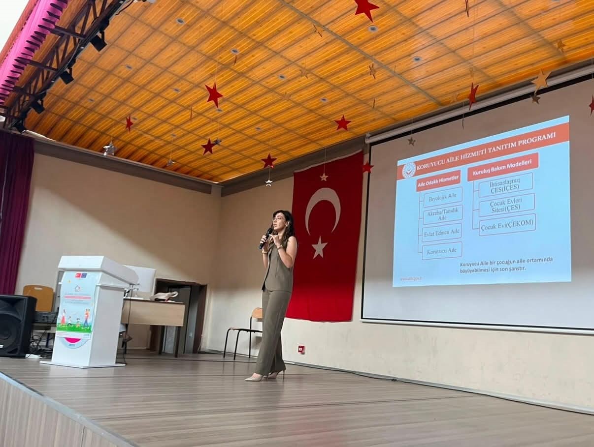 Şuhut’ta ’Koruyucu Aile Hizmet Modeli Tanıtım Programı’