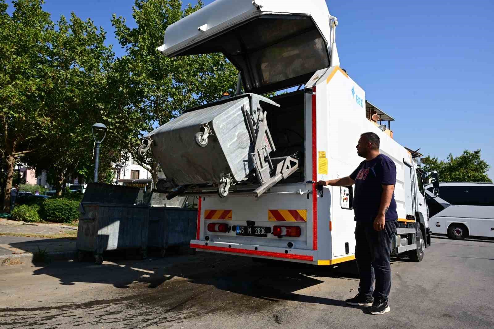 Büyükşehir’den çöp konteynerlerinde temizli seferberliği