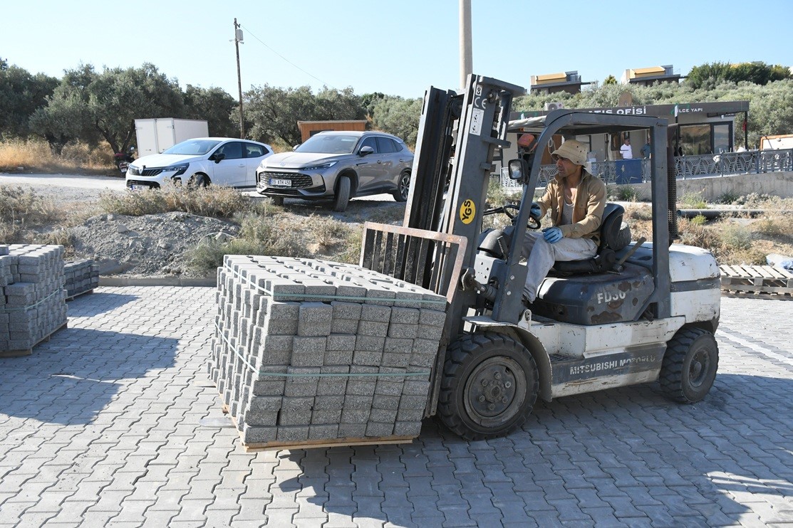 Kuşadası Belediyesi’nden Deirmendere’ye 6 bin metrekarelik yol