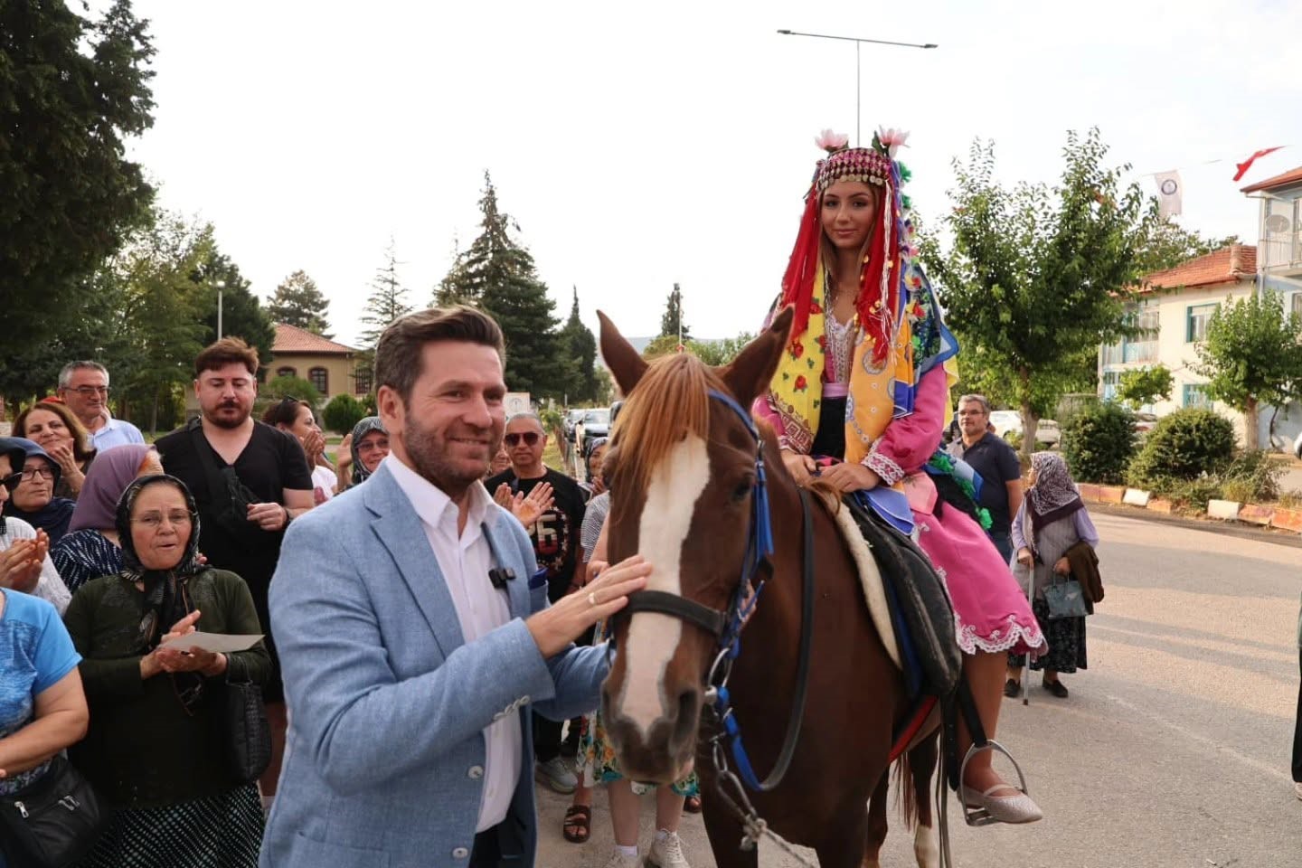 Nikfer’de Gurbetçi Şenliği coşkusu yaşandı