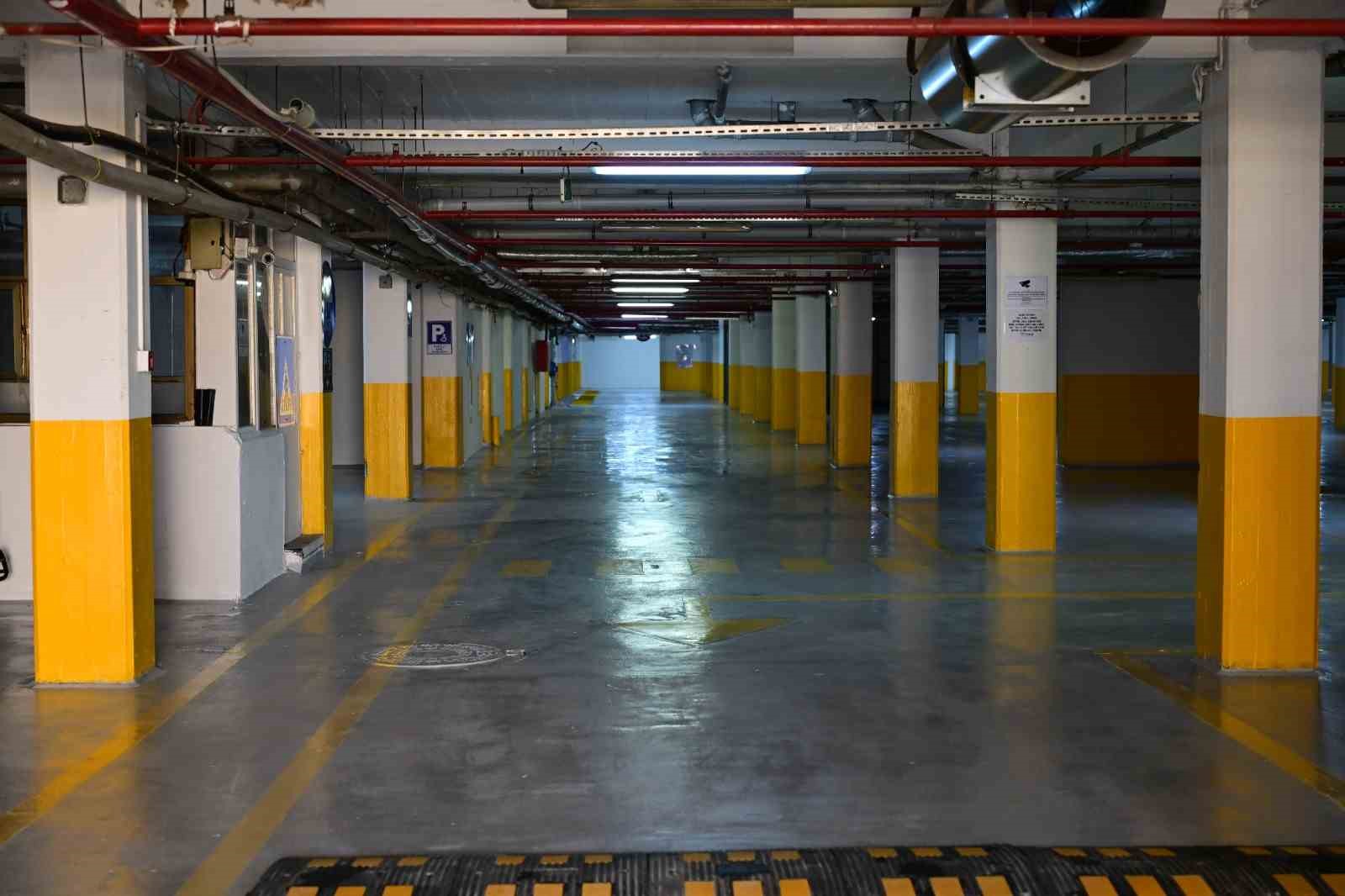 Manisa’da yeraltı otoparkı baştan aşağı yenilendi