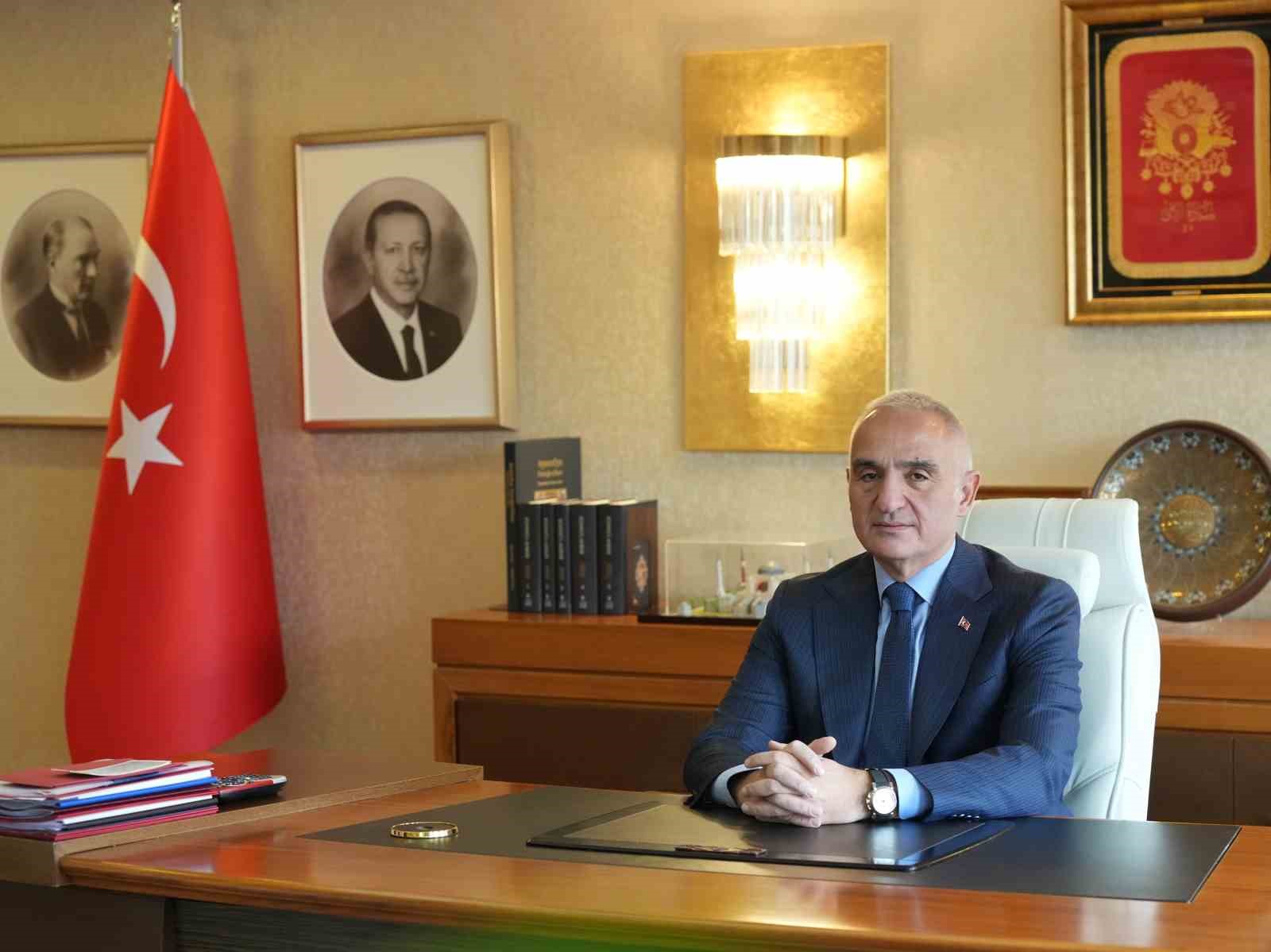 Bakan Ersoy: "Tralleis’te 2 bin yıllık antik havuzu gün yüzüne çıkardık"
