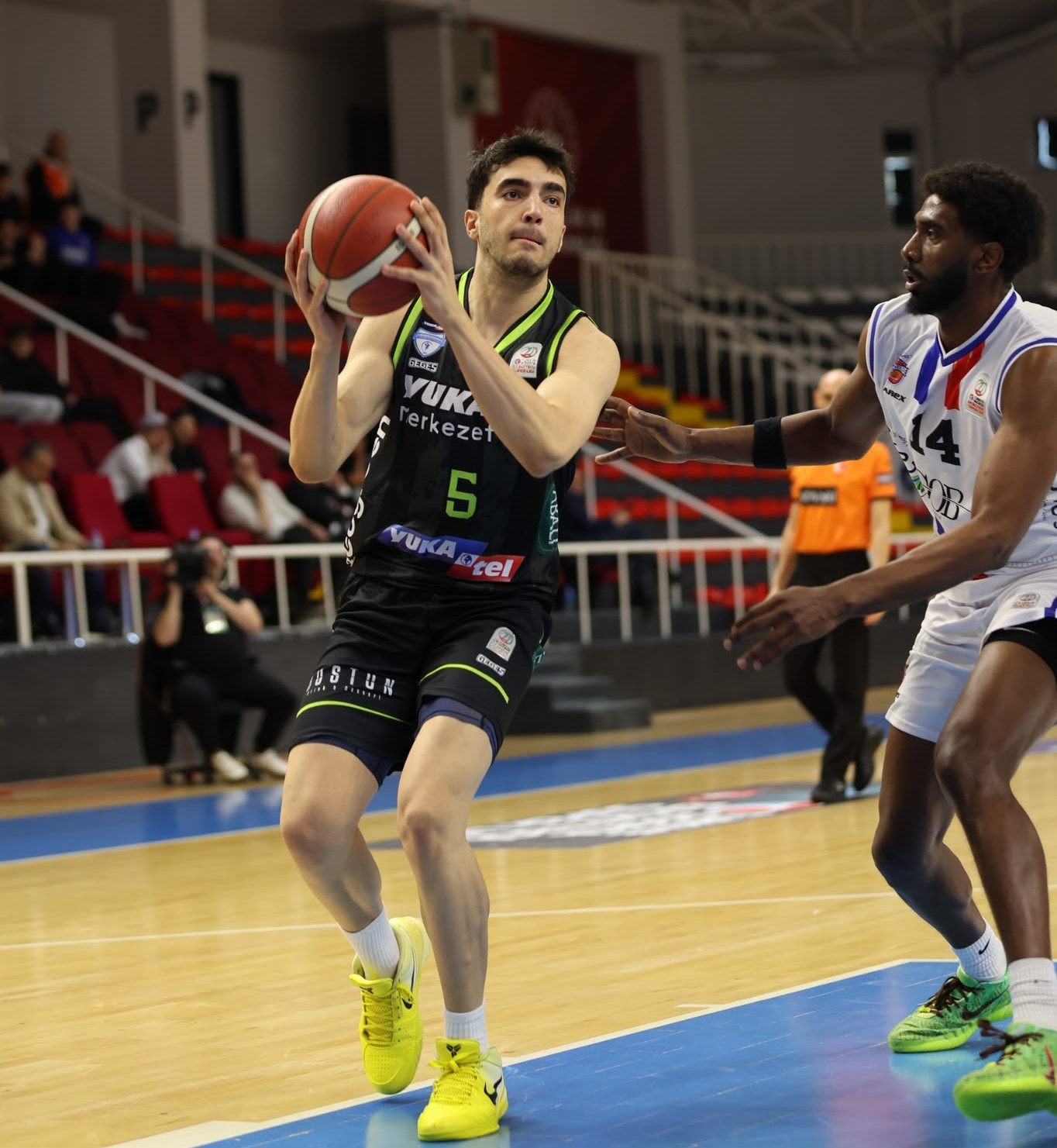 Y. Denizli Basket’da Egemen ve Mustafa Sami takımda kaldı