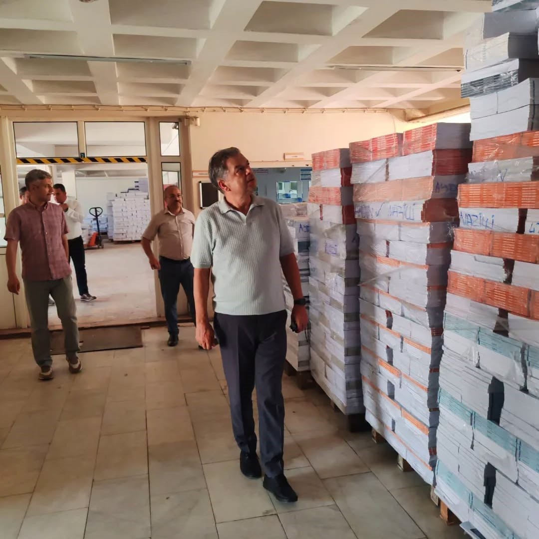 Nazilli’de ders kitabı dağıtımı öncesi hazırlıklar denetlendi